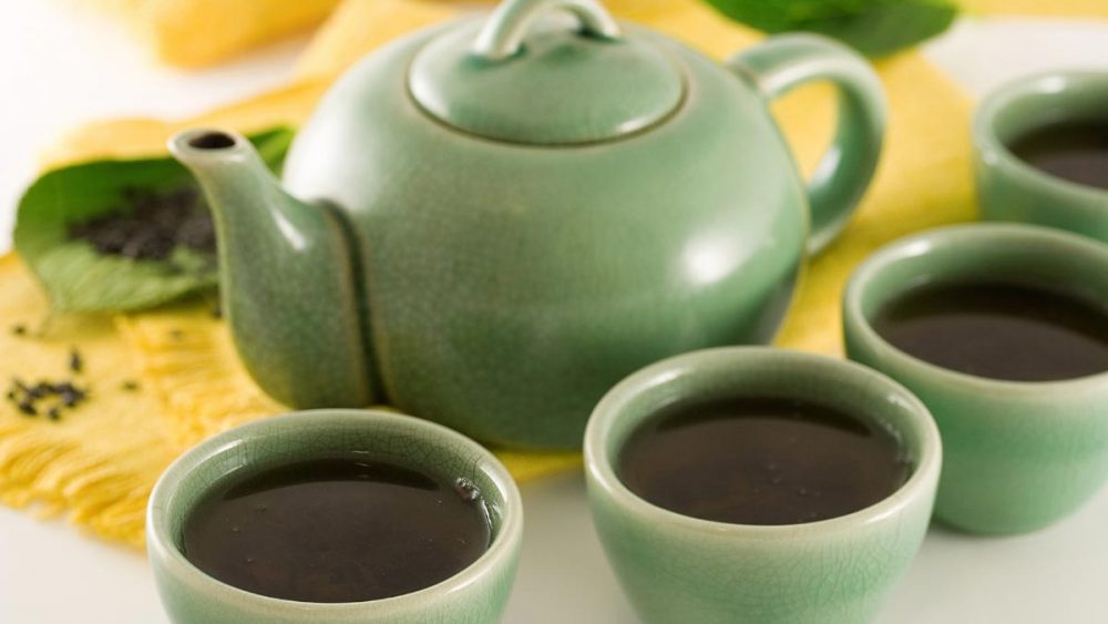 Inhaling the aroma of black tea may lower stress levels, according to a study