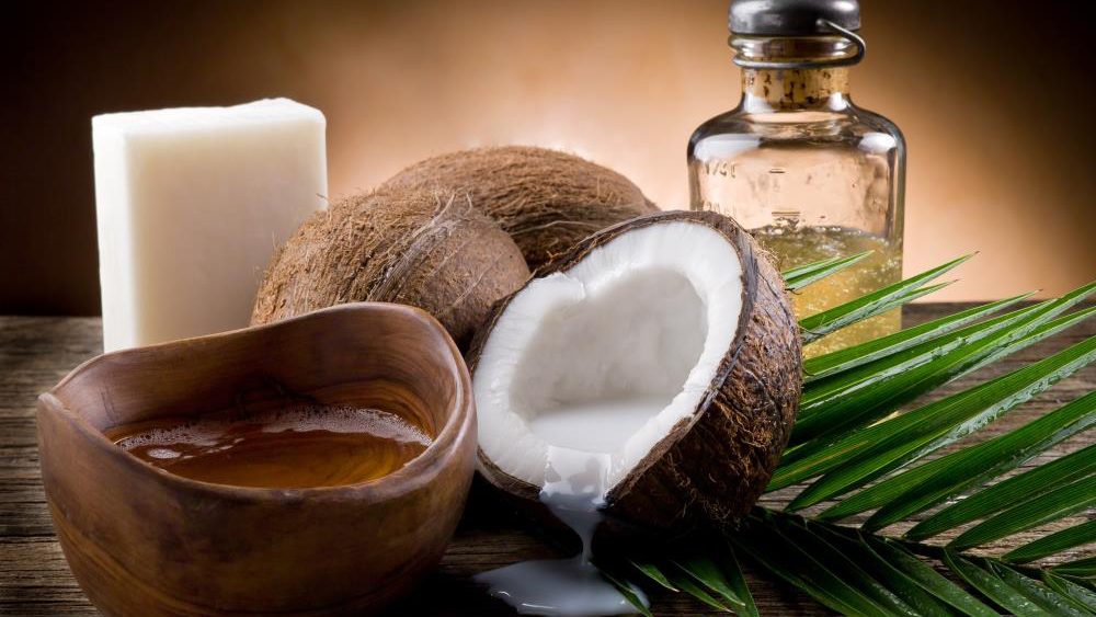 Harvard quack spreads fear about coconut oil, claims it’s “pure poison” and recommends eating LARD instead