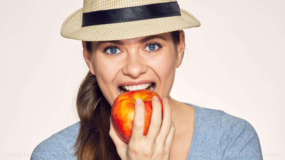 Program yourself: Eating an apple before shopping for groceries leads to far healthier food purchases