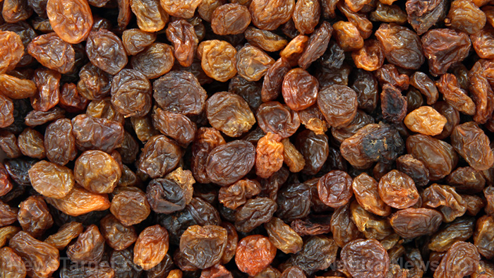 8 Health benefits of raisins, a fiber-rich superfood