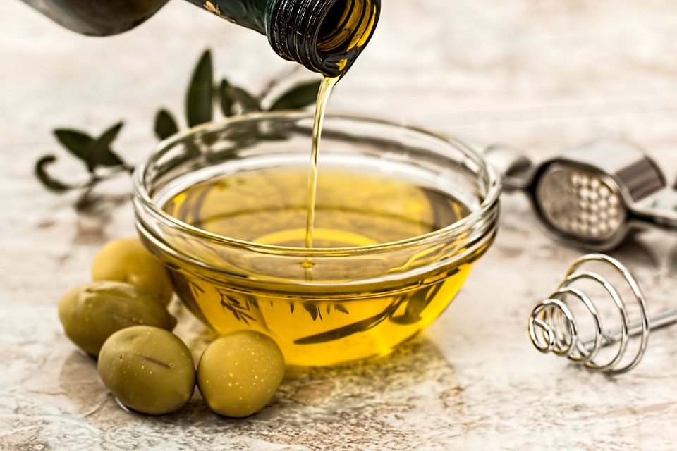 A dynamic duo: Researchers find that an olive oil and veggie combo could explain the health benefits of the Mediterranean diet