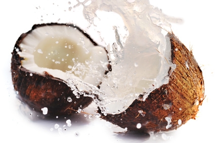 9 Good reasons to drink coconut water
