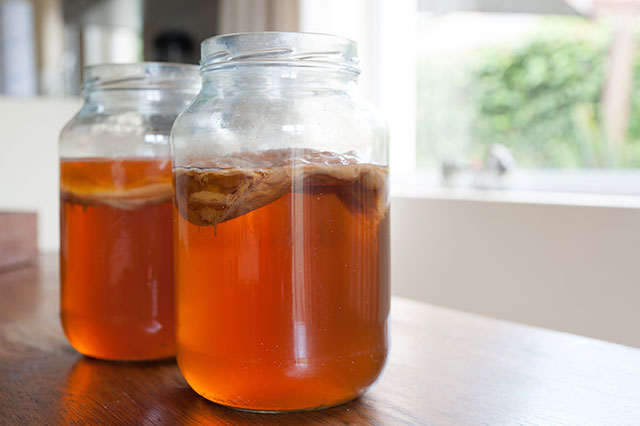 Improve your digestion with kombucha, the tasty, fermented health drink