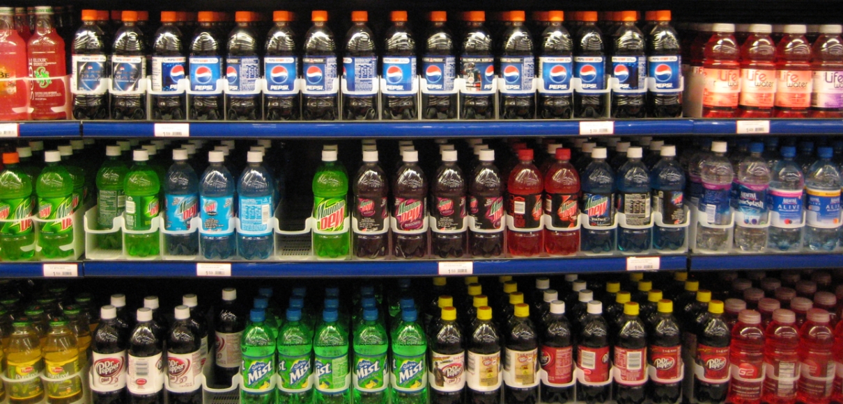Drinking low-calorie sweetened drinks does NOTHING to reduce body weight: Study says effects similar to sugary beverages